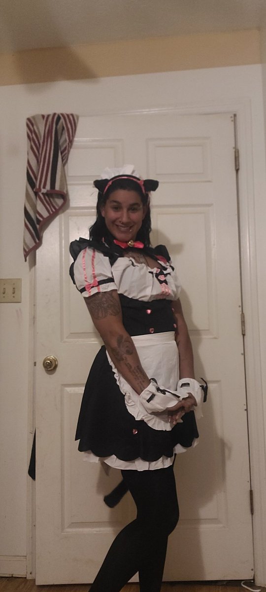 xbrowneyequeenx's tweet photo. Cute maid https://t.co/dxQoBJnGew