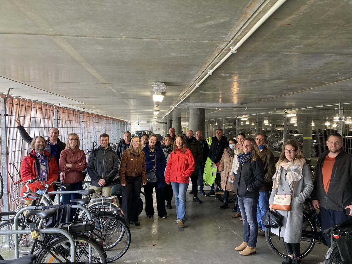 pbertin3's tweet image. Visite du (peut-être) plus grand parking vélo d’une #entreprise #bruxelloise lors de la 2eme journée de la #formation #mobility #manager  aux cliniques Saint-Luc ! Encore une journée super enrichissante au niveau de la #mobilité #durable @TrajectMobility