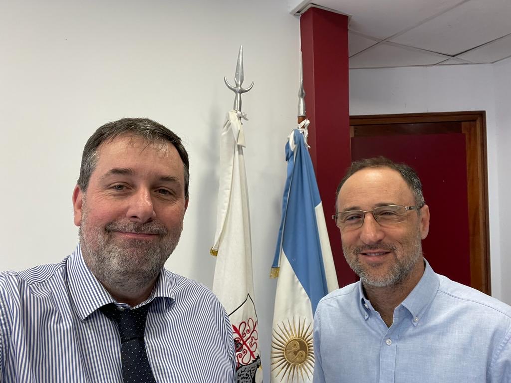 Este 18/10 acompaño a mi amigo ⁦<a href="/JuampiZanetta/">Juan Pablo Zanetta</a>⁩ para la elección del Consejo de la Magistratura.
#Lista3