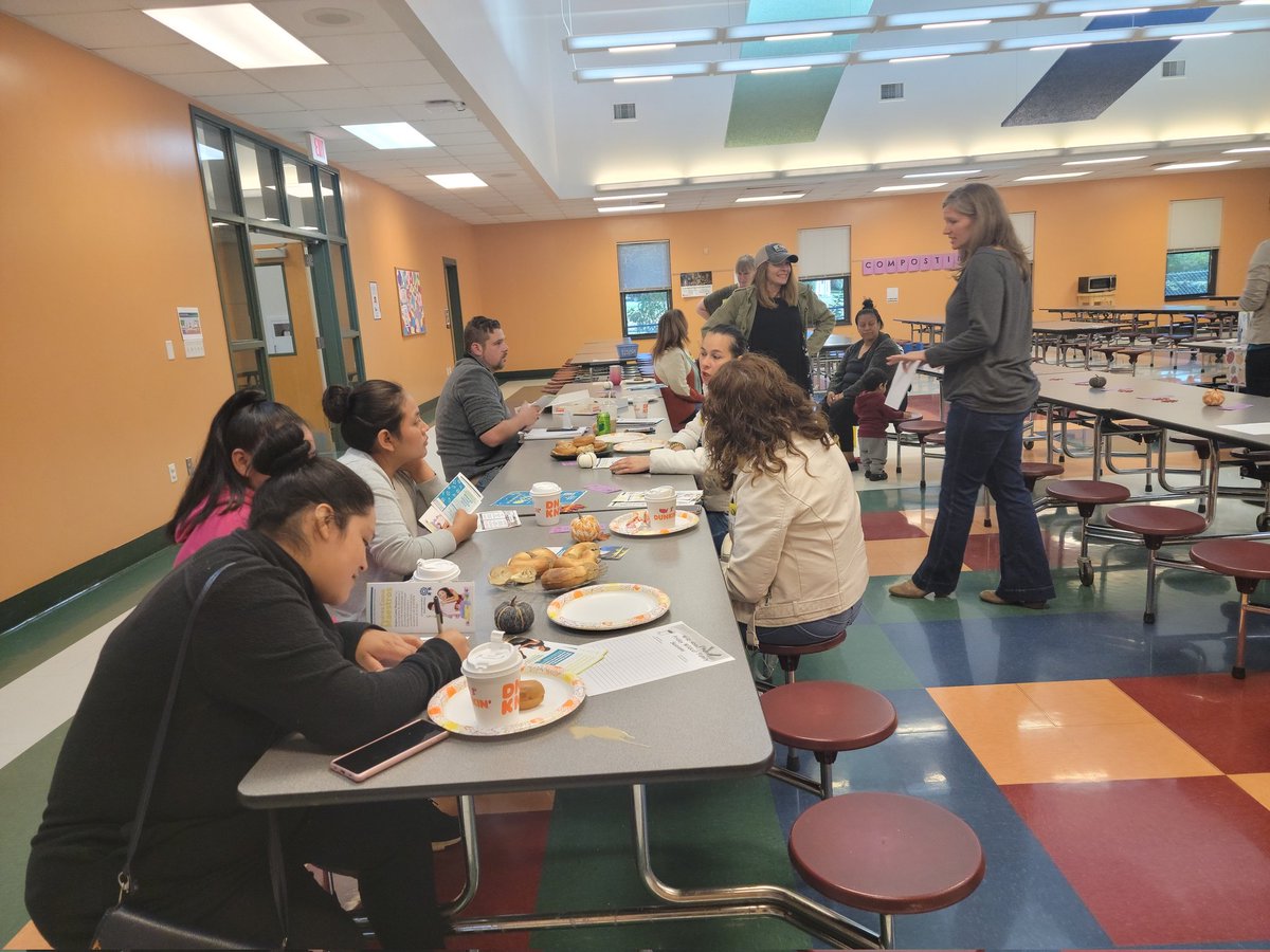 Wildcats_Prin's tweet photo. Our first Wildcat Family Session of the school year was a huge success! Special Thanks to the folks from the Children and Family Resource Center for being our special guests today and for supporting Dana families! #WildcatCommUNITY #Danaleads22 #HCPSFamily https://t.co/E2LJGnRuq2