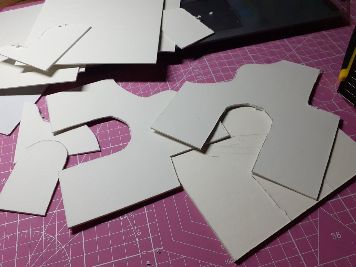 enyjjssh's tweet image. Otro día en la vida de una estudiante de arquitectura, me estoy muriendo de la alergia ayuda