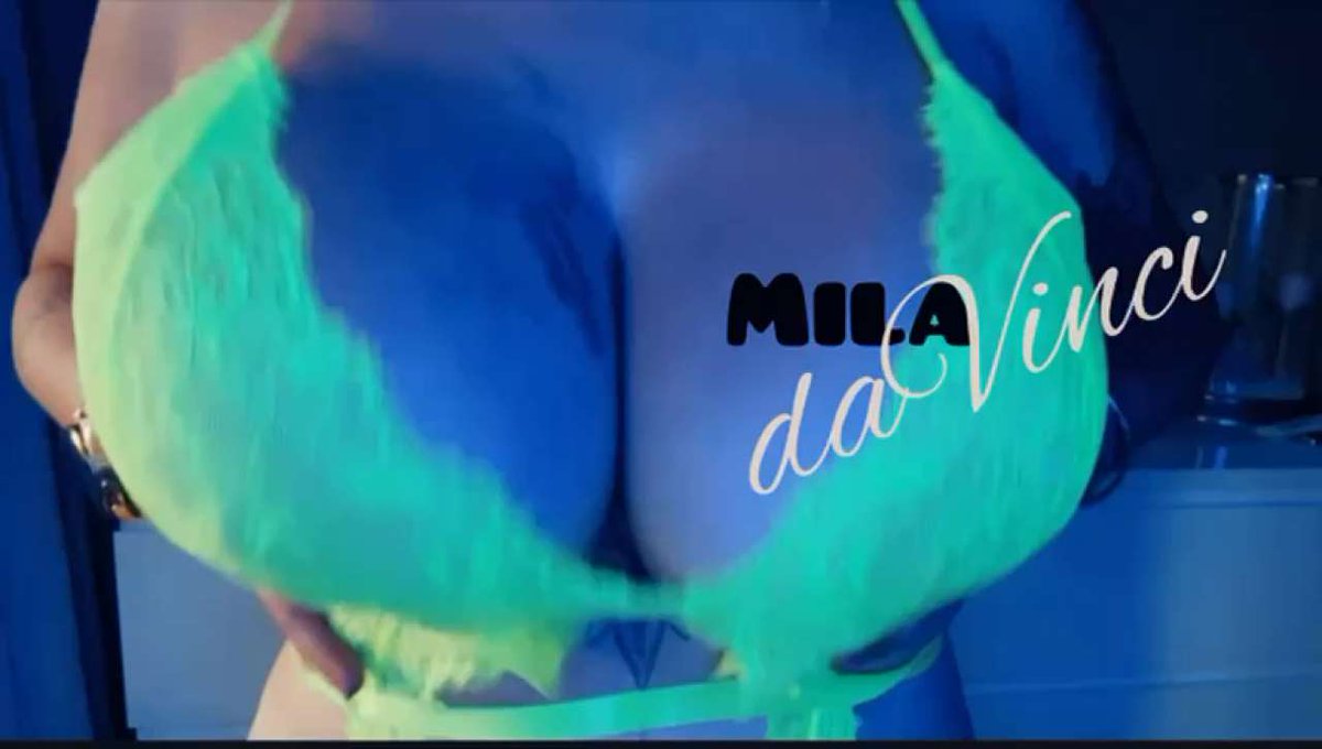 Mijn nieuwe video op Kinkylife: Flinke lading olie eroverheen .. en jou vertellen wanneer je mag klaarkomen .. #JOI #bigboobs #olie kinkylife.com/getkinky/49350