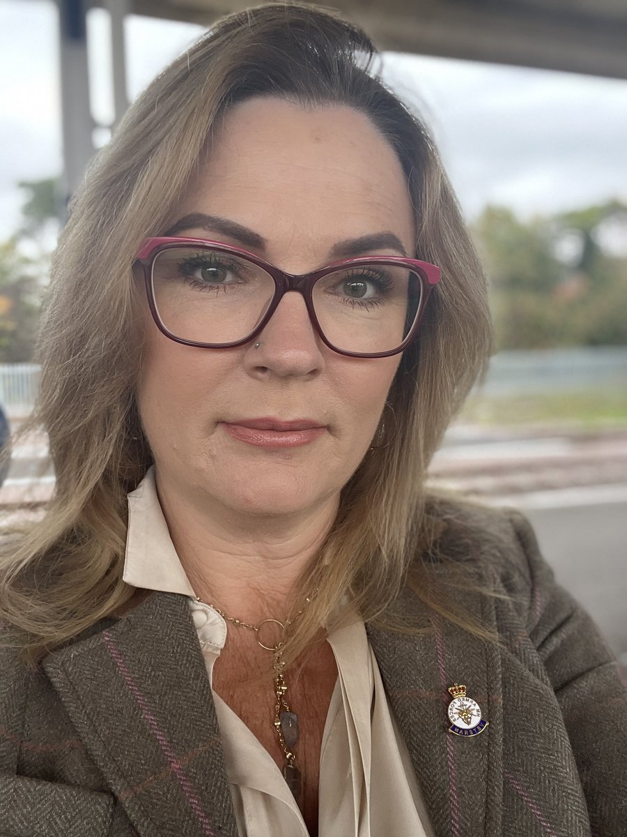 BravoUniformCIC's tweet photo. At a the Queens Flight Association lunch https://t.co/0feQIP5KgL