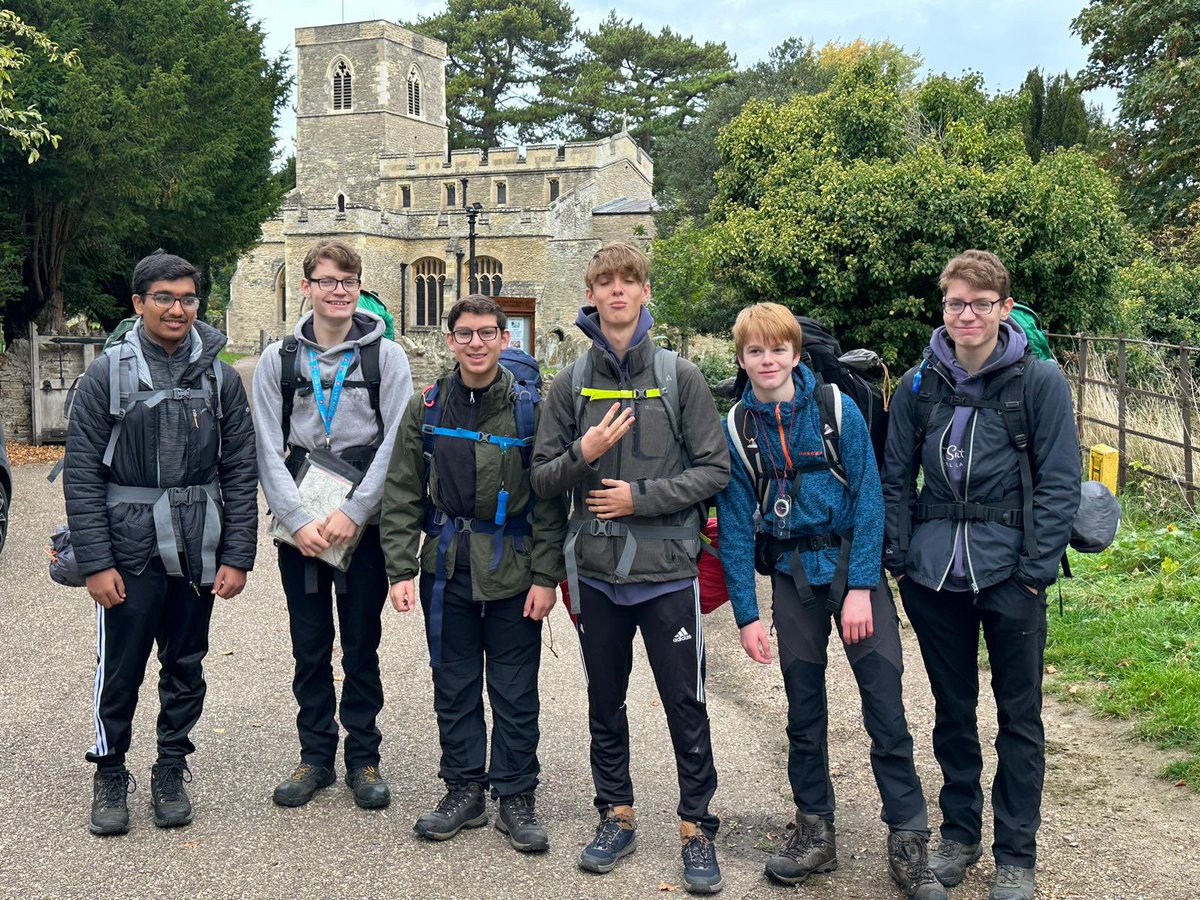 SharnbrookOE's tweet photo. And they’re off. Silver DofE qualifying expeditions set off this morning. All walking groups were planned and set off by 10am #dofe #silver #going4silver #greatoutdoors https://t.co/iPAIy3m6IH