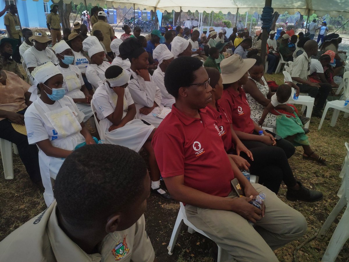 I was coming from Bulawayo but could not miss being part of the 🇿🇼 #WorldFoodDay celebrations at #Chibero. It was interesting the audience was diverse. No one was left behind. Next step is to ensure that Zimbabwe achieves it's #SGG 1 & #SDG2 goals through partnerships 🤝.