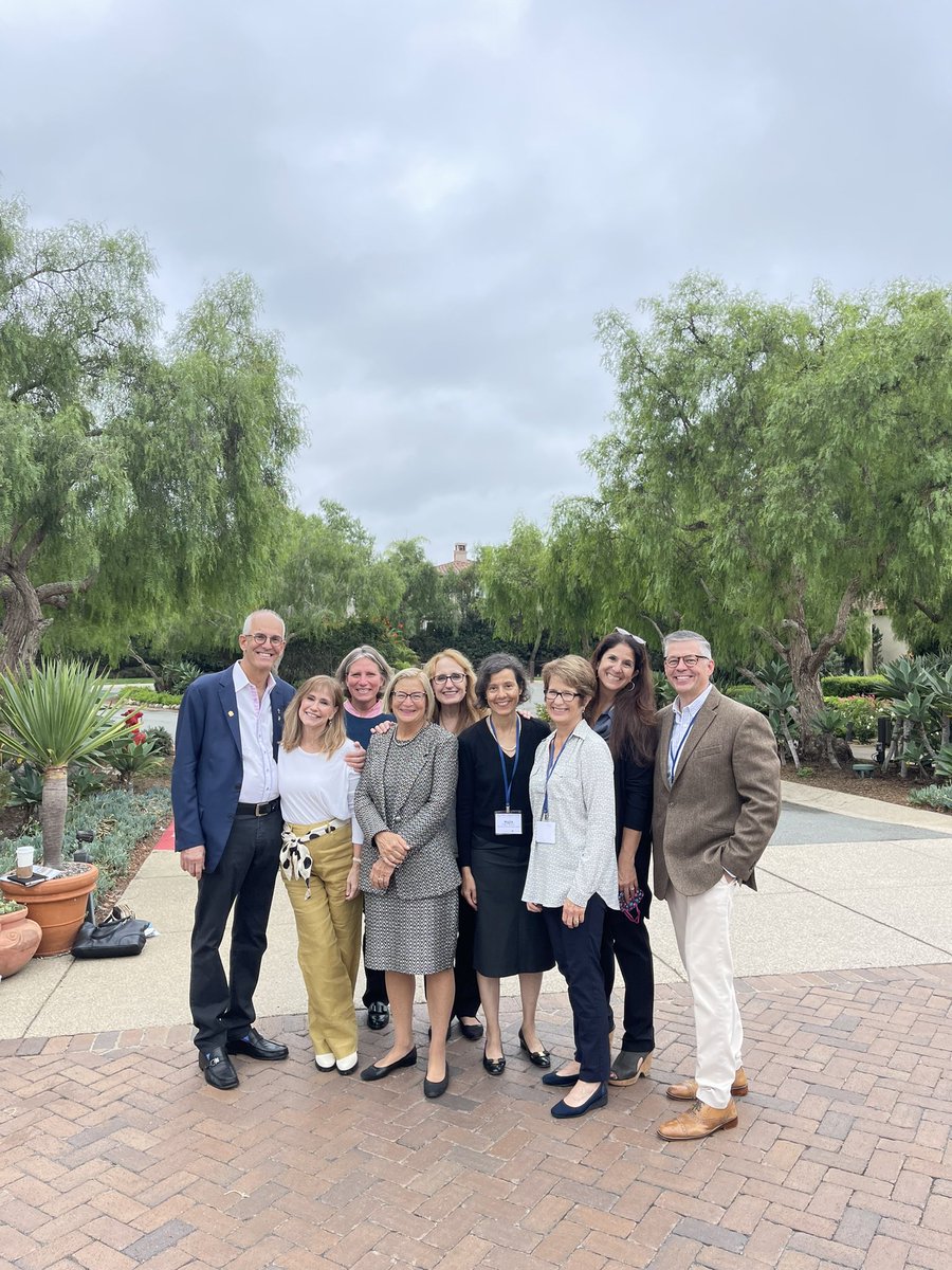 slsteinmd1's tweet photo. .@ASCRS_1 surgical leadership institute the work of @SoniaRamMD @KirstenBWilkins #makingleaders https://t.co/tONybqUBK1