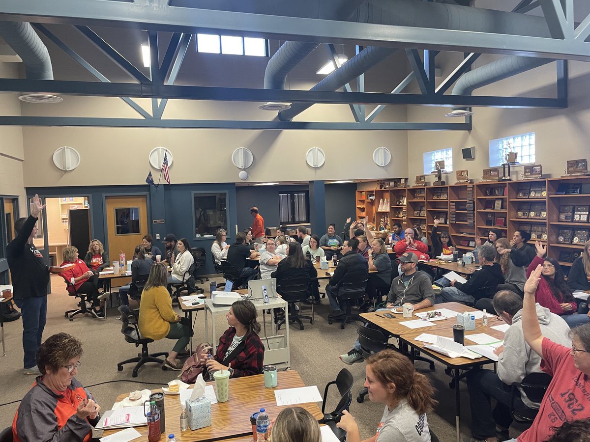 Syracuse PreK-12 staff participating in Trauma Informed professional development this morning. ⁦<a href="/swplains/">Southwest Plains</a>⁩ ⁦@swpEinSteinz⁩ ⁦<a href="/PlunkettLiz/">Liz Plunkett</a>⁩ ⁦@SyracusePrin⁩ ⁦<a href="/USD494AD/">Syracuse AD</a>⁩