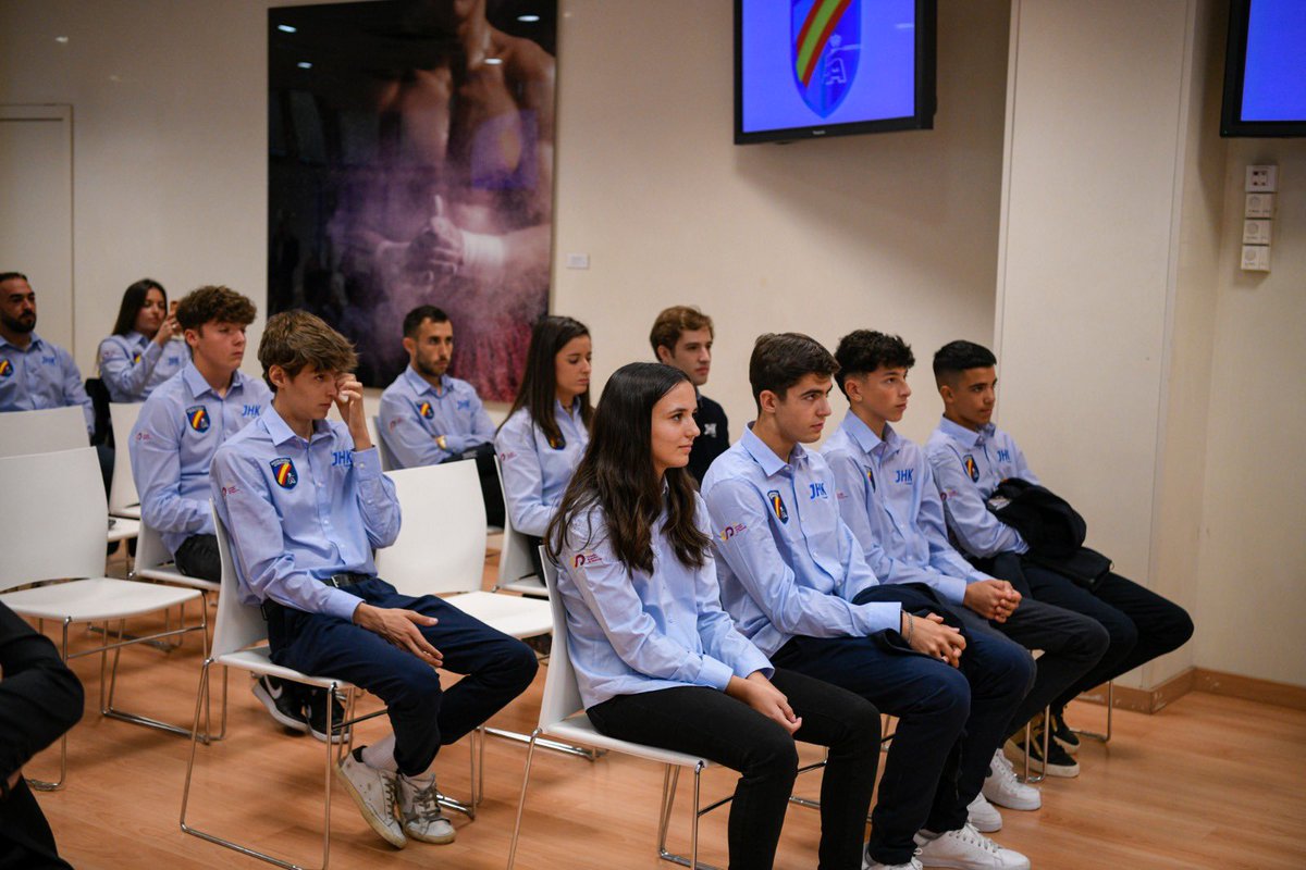 🔥 ¡ESTA ES #TuSelección! 🔥

🇪🇸 Hoy hemos vivido una jornada memorable en la sede del <a href="/deportegob/">CSD</a>.

📸 Accede a la galería de fotos:
cutt.ly/BBIdwyk