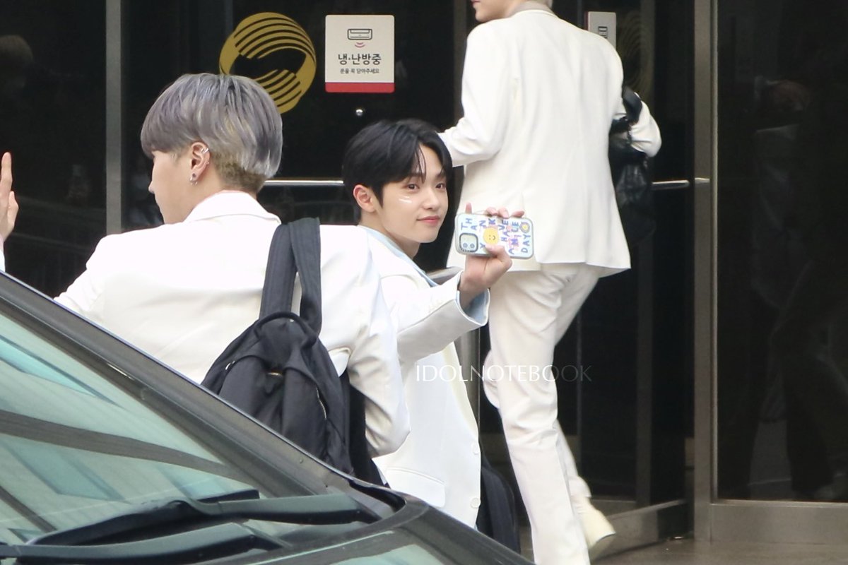 idolnotebook's tweet photo. 221014 뮤뱅

미래소년 손동표
MIRAE SON DONGPYO

#MIRAE #미래소년 #DONGPYO #동표 https://t.co/Wprc3klJrI