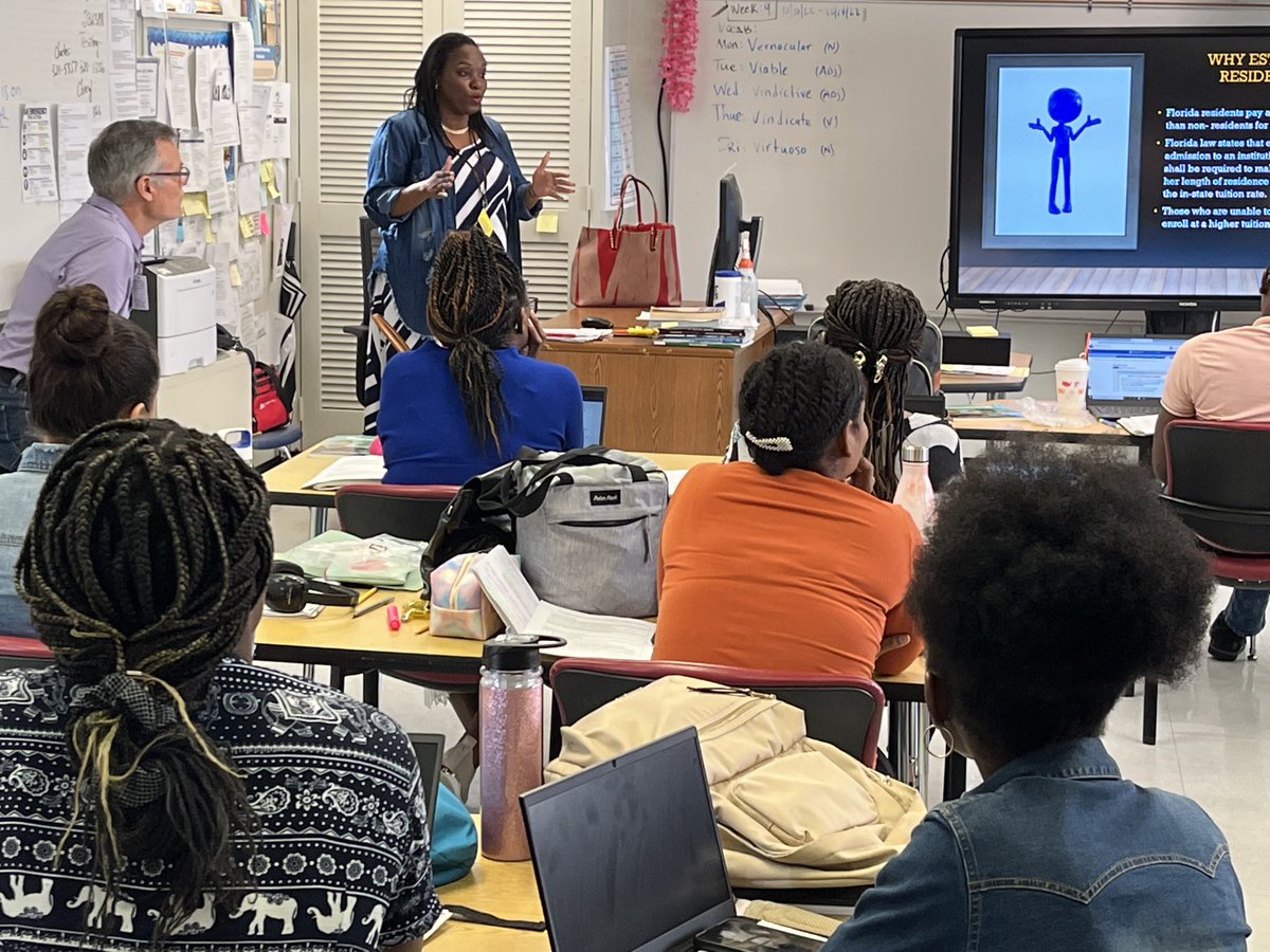 ATCTechCollege's tweet image. ATC students are supported at all levels.  The Counselors and Advisors from the Office of Student Affairs visited the ESOL and Academic classes to provide students with information to plan their entry into CTE programs.

We are eager to support you!

#ATC #AtlanticTech #GetThere