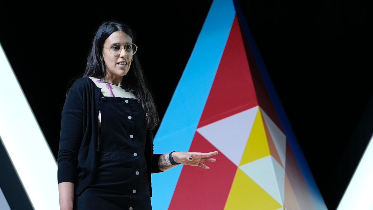 "There are no secure systems without consent."🤝

-<a href="/holantonela/">ᴀɴᴛᴏɴᴇʟᴀ</a>, product @metamask, on the #Devcon Main Stage