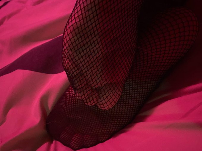 @Flippo26750618 Treat these pretty feet  Cashapp: $filthyfaithybaby Onlyfans: https://t.co/fninDSCT2h FeetFinder:<a class="tags" target="_blank" title="On Twitter" href="/?out=eyJ0eXAiOiJKV1QiLCJhbGciOiJIUzUxMiJ9.eyJpYXQiOjE3MjUxNTIyNjUsImlzcyI6InR3cG9ybnN0YXJzLmNvbSIsIm5iZiI6MTcyNTE1MjI2NSwiZXhwIjoxNzU2Njg4MjY1LCJyZWRpcmVjdF91cmwiOiJodHRwczovL3R3aXR0ZXIuY29tL0ZsaXBwbzI2NzUwNjE4In0.9fZscciYQd2YsfugOLNBOSMkP6fP6Jp7OiJgDvbvCzraMYezbZx26aXepkwKUQlDSebGPqLe6Hn40LlPSTypiQ">@Flippo26750618</a><a href="/tag/fetish"class="tags"><span>#fetish</span></a><a href="/tag/findomme"class="tags"><span>#findomme</span></a><a href="/tag/treatme"class="tags"><span>#treatme</span></a><a href="/tag/spoilme"class="tags"><span>#spoilme</span></a><a href="/tag/paypig"class="tags"><span>#paypig</span></a><a href="/tag/fetlife"class="tags"><span>#fetlife</span></a>