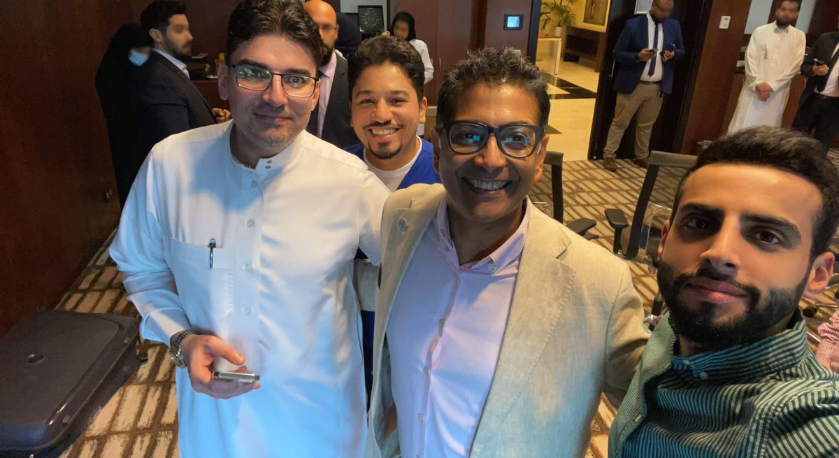 DRmuath1's tweet photo. It’s a great pleasure to meet with Prof. @laptan1 in Riyadh. Prof. Tan is a well known aoutherty in the field of GS, colorectal surgery and a member of the council of the @ALSGBIAcademy. It was a really wonderful opportunity to see him and learn from his outstanding experience. https://t.co/U1ZE2xY4RL