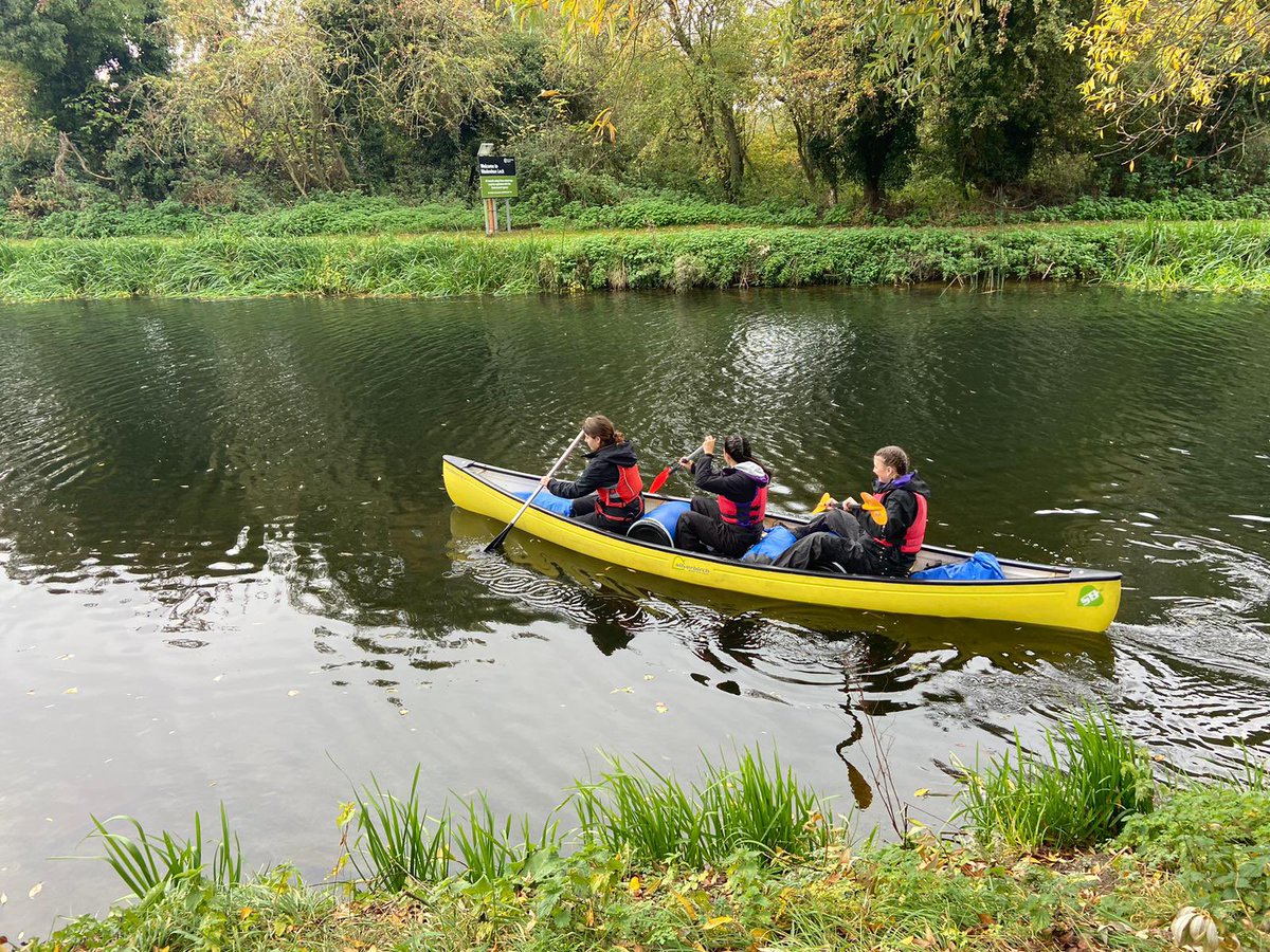 SharnbrookOE's tweet photo. Silver DofE Canoeists set off this morning on the River Nene. No news on swimmers just some happy smiley students enjoying the outdoors #dofe #silver #going4silver #theoutdoors #stayingdry https://t.co/oDcepPfgpW