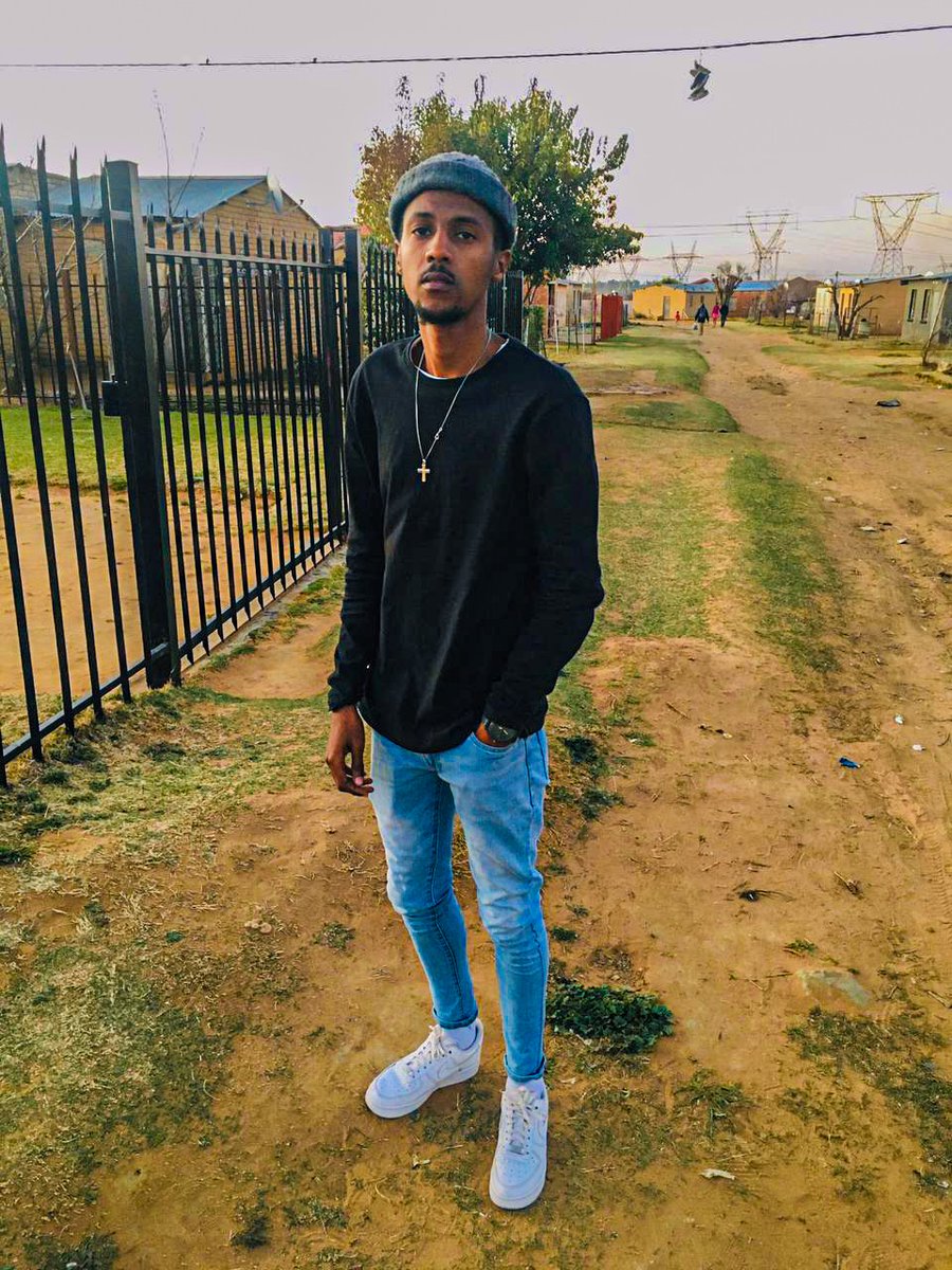 RorisangMosedi's tweet photo. Abuti wadi chipi ❤🌶✌😋 https://t.co/p6iNgwTcGA