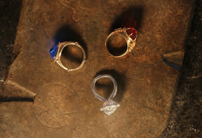 JanisComPitu's tweet photo. Já tão vendendo na Amazon? #RingsofPower #AneisDePoder https://t.co/nVtMzIA7az