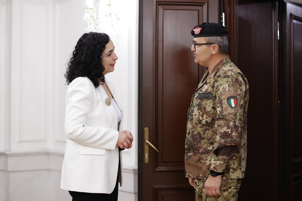 Today I welcomed Major General Angelo Michele Ristuccia as the new @NATO_KFOR Commander. Expressed our gratitude for NATO's continuous contribution to peace and security in our country. Reaffirmed our commitment to working with our partners to bring Kosovo closer to NATO.