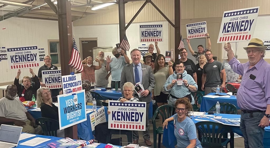 JudgeCKennedy's tweet photo. Last chance to get your FREE Judge Chris Kennedy yard sign!  Click the link https://t.co/C3hg99jpQ0,  and a yard sign will be delivered to you asap. https://t.co/hEKX2NO3to