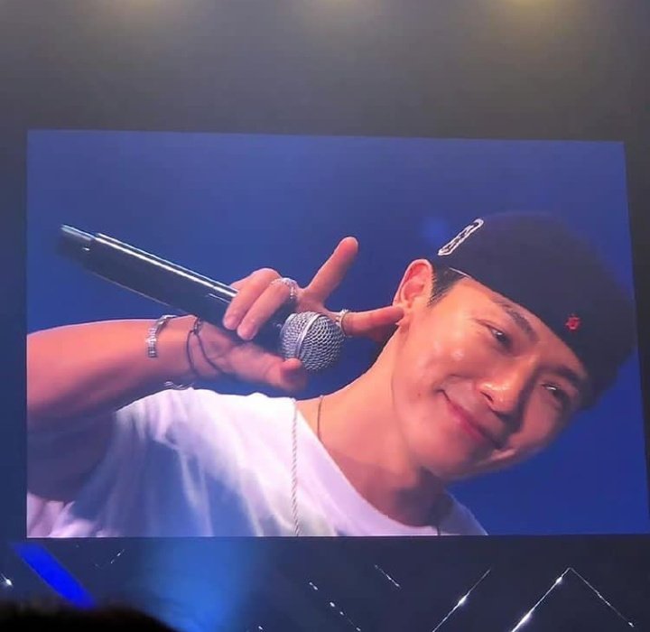 1986L_'s tweet photo. ☺️✌🏻 https://t.co/JruxDAxxMn