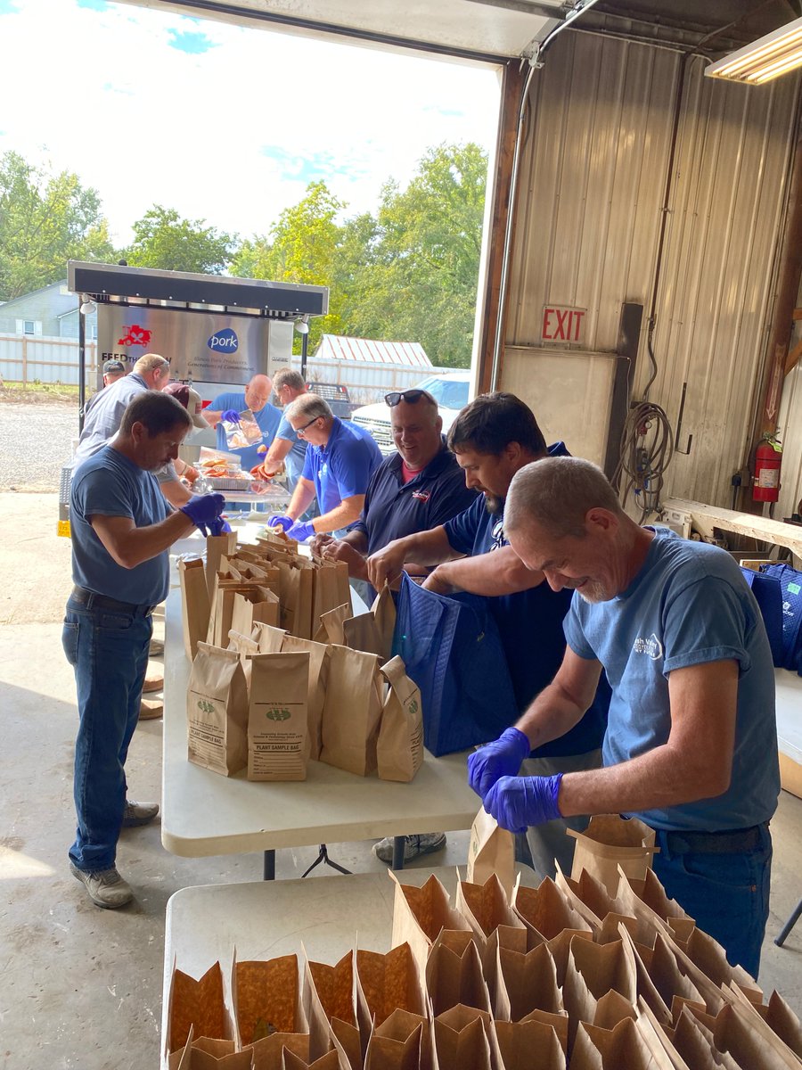 WabashValleyFS's tweet photo. The 7th year of Feed the Crew ended Friday, October 7th. Over the past 3 weeks, we prepared and delivered nearly 3,400 boneless pork chop meals to our customer’s harvest crews. We would like to thank all who have made this event possible and look forward to another great year! https://t.co/teZ5Bnj0CW
