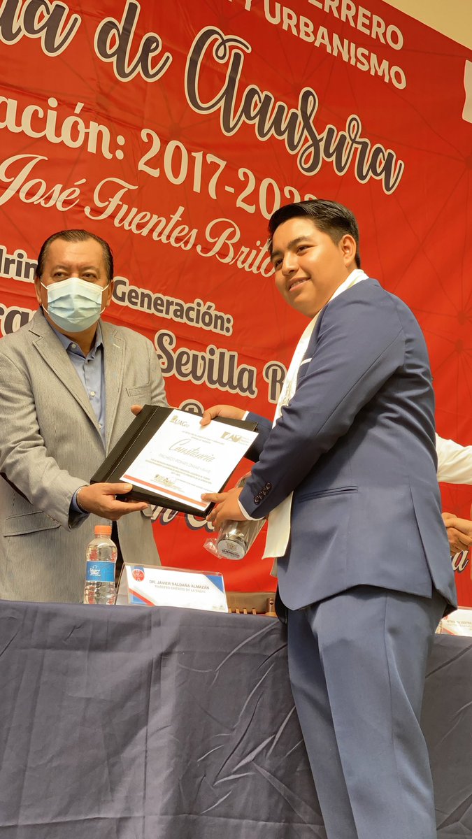 JavSaldana's tweet photo. Es un gusto compartir la felicidad de las familias guerrerenses que ven hoy graduarse a sus hijos e hijas de la Facultad de Arquitectura y Urbanismo. https://t.co/65u9qjJxJH
