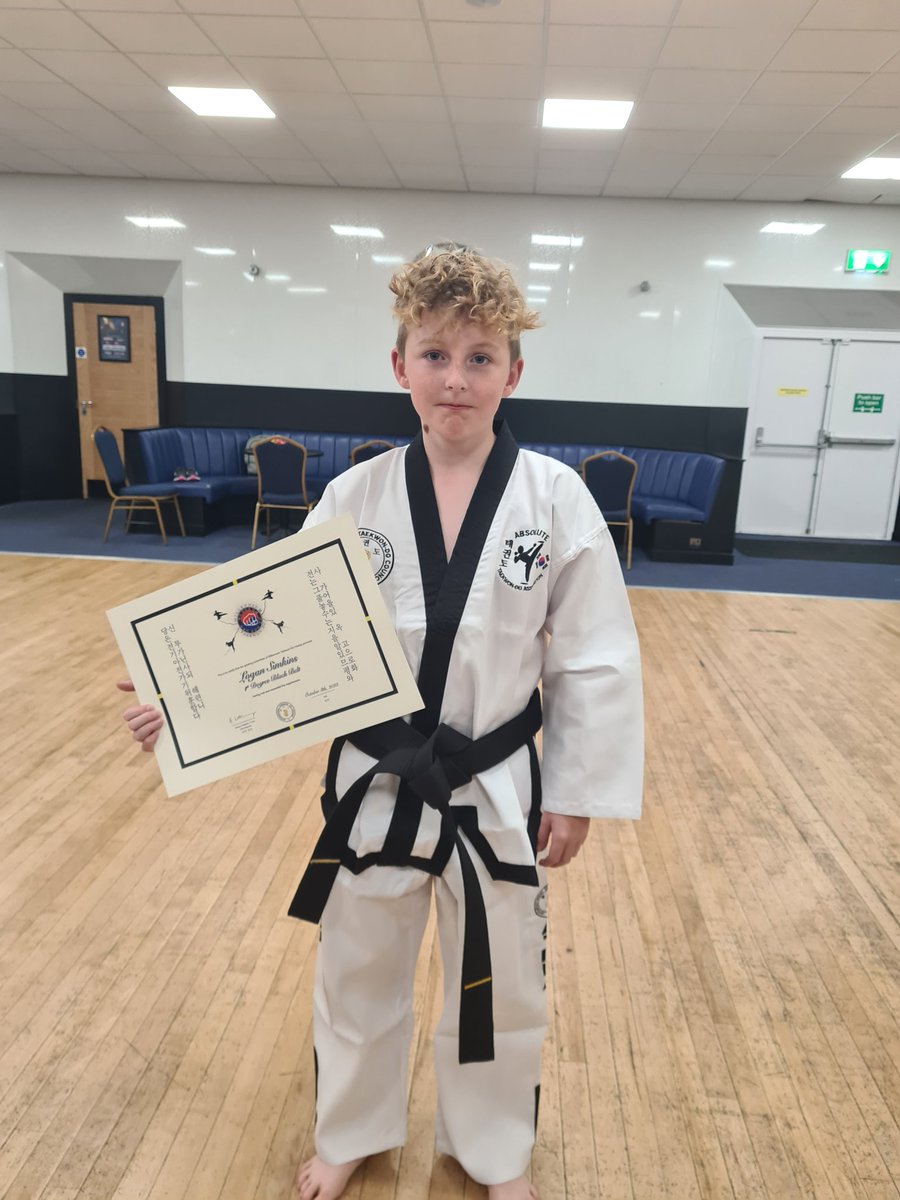 bec_s_55's tweet photo. What a week for Logan. Passing his blackbelt on Tae kwondo, being given parents and oppositions man of the match for being a super goalkeeper and then getting celebrated in assembly @TheAcornsSchool today for positive attitude. Well done son. Totally smashing it ⭐🥋⚽️ https://t.co/QeuhuteX0p