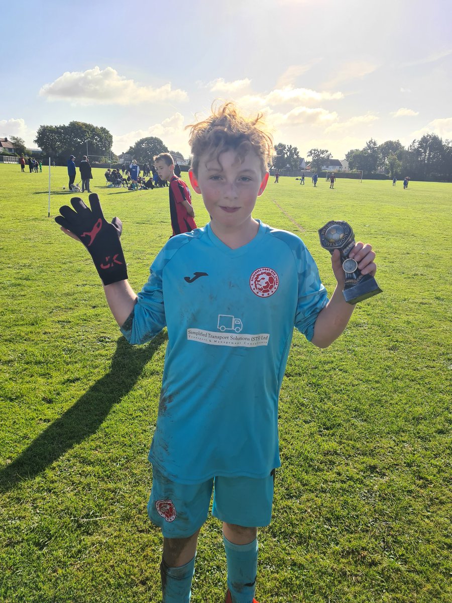 bec_s_55's tweet photo. What a week for Logan. Passing his blackbelt on Tae kwondo, being given parents and oppositions man of the match for being a super goalkeeper and then getting celebrated in assembly @TheAcornsSchool today for positive attitude. Well done son. Totally smashing it ⭐🥋⚽️ https://t.co/QeuhuteX0p