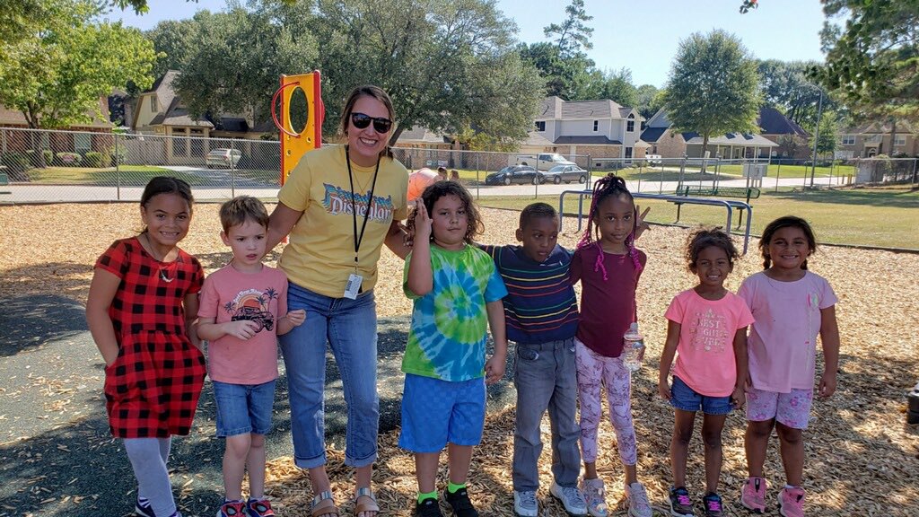 Start with hello week was a success in first grade!! Such a great week making sure we include everyone and spent time making new friends! <a href="/HumbleISD_OE/">Oaks Elementary</a> <a href="/HumbleISD/">Humble ISD</a>