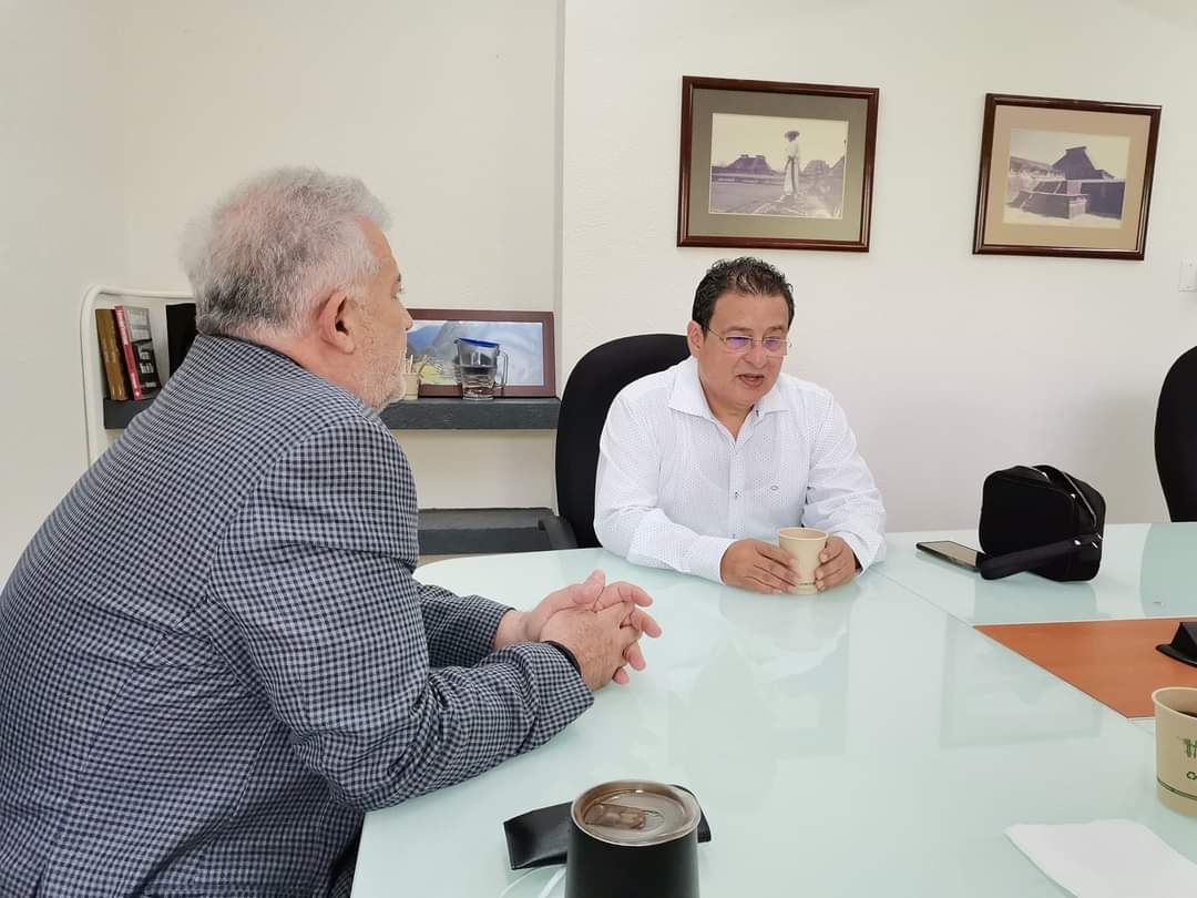 Canaco_Veracruz's tweet photo. #CANACOInforma 📰
En representación de nuestro Presidente de CANACO Servytur de Veracruz, el Ing. Edi Alberto Martínez Tejeda, asistió el Asesor de Presidencia, el Lic. Belgio Amaya Rizo a la Máxima Casa de Estudios, la Universidad Veracruzana. https://t.co/OvpedD2GY6