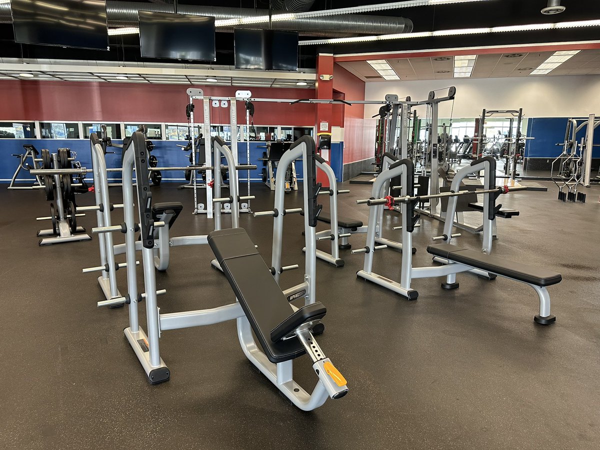 ufitnessva's tweet photo. Stop by and check out the new equipment from our guys at Precor! More to come!! 💯

#BuiltDifferent #GAINZville #FridayFitness #Precor https://t.co/ez2zAUJ48O