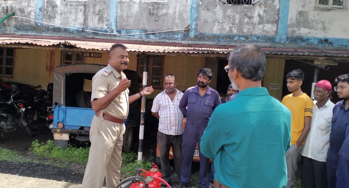 FireService_ANP's tweet photo. To improve the capability &amp; preparedness in emergency,#FSMarine conducted #Mockdrill &amp; First Aid Firefighting class for the (15) employees of Phoenix Bay Power House,Port Blair.
@MediaRN_ANI 
@DGPANIslands 
@Andaman_Admin https://t.co/XnmH1bZYJq