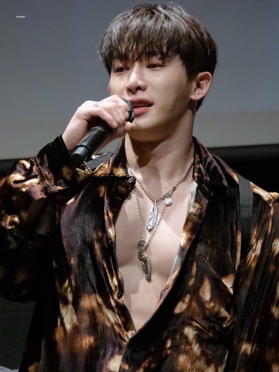 youp_pic's tweet photo. 221014 케타포 대면팬싸

핫..🔥해..핫..해🔥 HQ🐰

#원호 #WONHO https://t.co/FEWB8Jq1ar