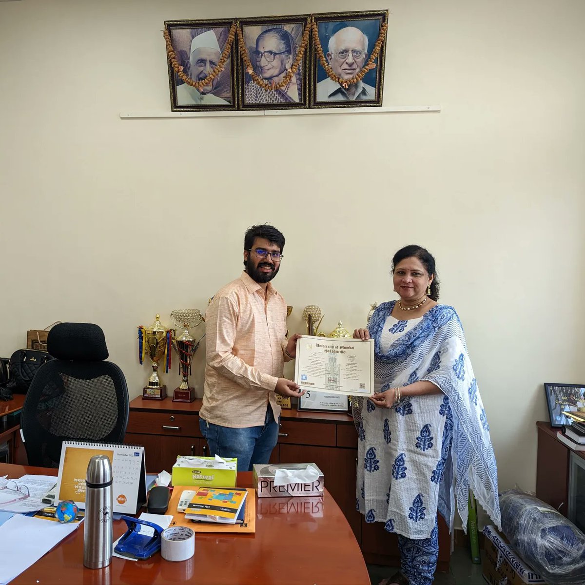 princejaininc's tweet photo. Finally I am now officially #Graduated🎓
It is an immense pleasure to receive my Convocation Certificate from our Honourable College Principal Dr. Manali Londhe Ma'am 😇
#finallygraduated https://t.co/DcgOqWtfVf