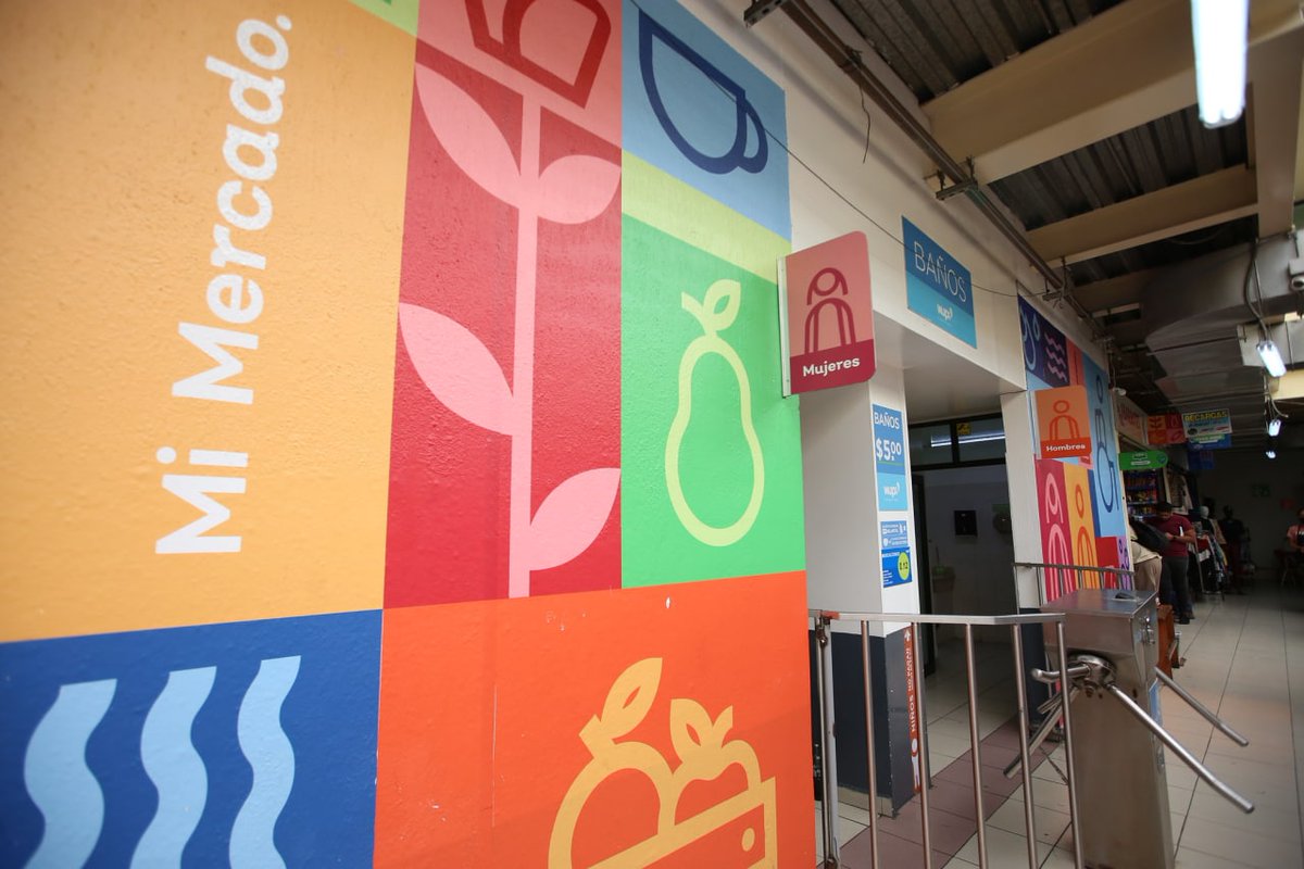 MovCiudadanoJal's tweet photo. Como parte del programa #MiMercado, se dejó como nuevo el mercado de Mexicaltzingo. Además de cuidar la imagen de este histórico lugar, se otorgó a las y los locatarios herramientas como terminales de pago con tarjeta y bicicletas para realizar envíos. https://t.co/TZjbpDgDQx ✨ https://t.co/SgAS9y3ctH