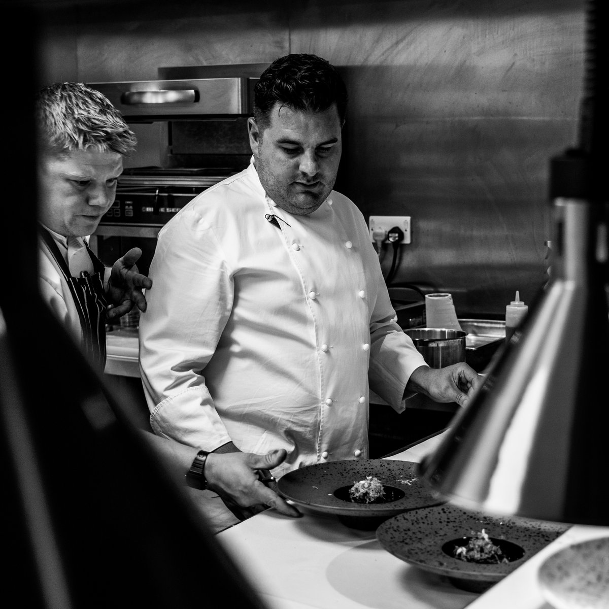 xbyharryguy's tweet photo. Over the last few months, @chefharryguy has been featured in a selection of regional Chester publications ahead of his second pop up event at PARADE on Friday 2nd December. 
 
Email concierge@paradechester.com with your desired party size to secure your table.

#tastingmenu https://t.co/2kEDnHQzuc