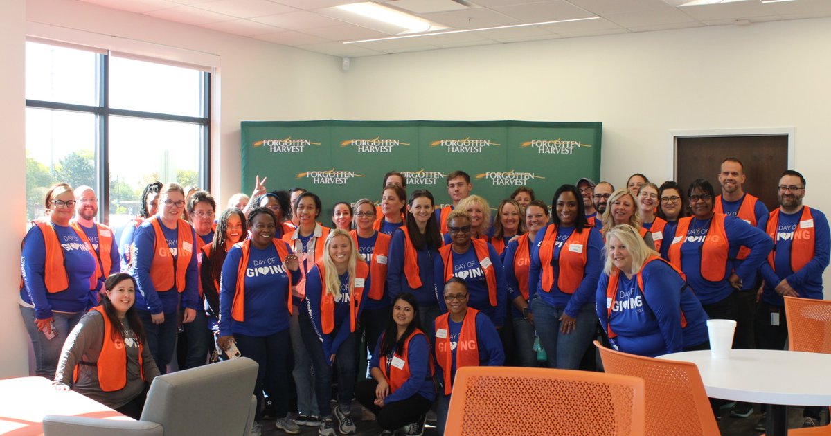 christianfcu's tweet photo. CFCU employees sorted and packaged over 8,000 pounds of food for @ForgottnHarvest - WOW! #CUKind https://t.co/KHXvVM4bVt