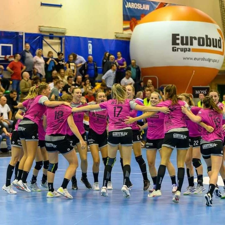 LimburgHandbal's tweet photo. Countdown voor de return‼️ 
👉 2e ronde European Cup 
👉 @HandbaLVenlo
👉 19.00 uur
👉 Sporthal de Vilgaard in Velden

Kom jij kijken? Tickets 👇 https://t.co/UaXyEwA1wg