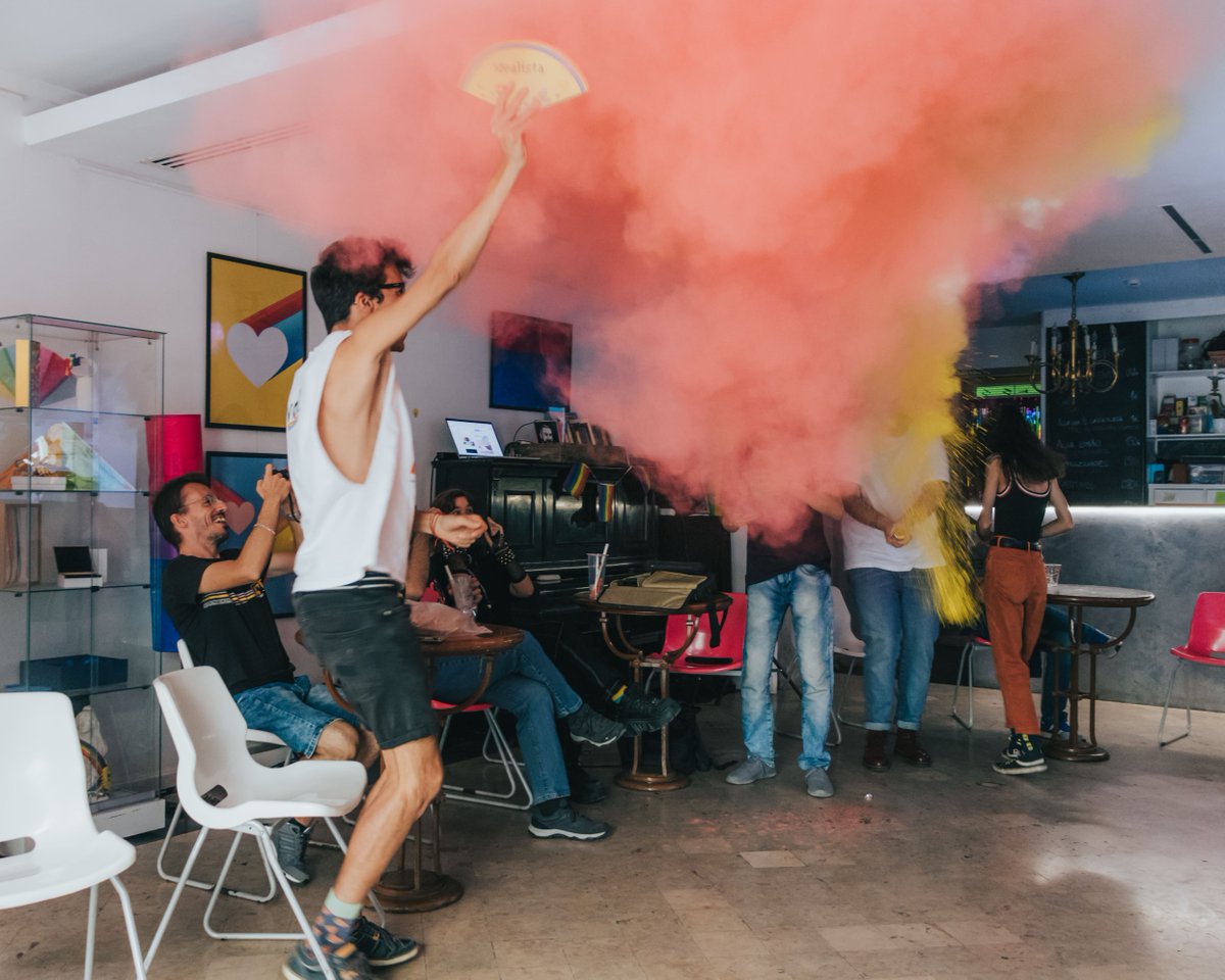 ilgaportugal's tweet photo. Registo do momento feliz e (um bocadinho) caótico de quando soubemos que a candidatura de Lisboa ao @EuroPride 2025 ganhou 🤩 

A celebrar com as parceiras AMPLOS, @redeexaequo e Variações.

📷 Filipe Ribeiro https://t.co/K9CqSvQs5B