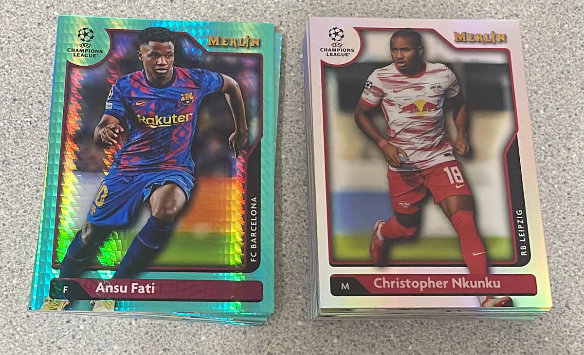 Trying to build up the follower count to get better feast or famine packs. Giving away this stack of 31 Merlin refractor cards for free! All you have to do is follow, like and retweet this post. Drawing done Friday October 21st!