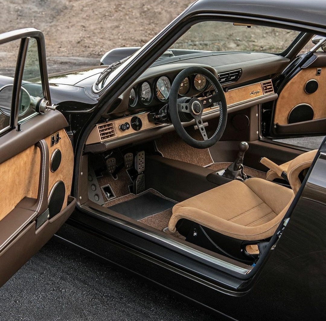 PorscheCIub's tweet photo. Dixon Bronze Singer 964 https://t.co/VUcw3Z77hV