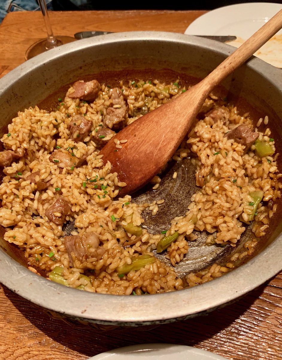 JonathanESal's tweet photo. @GlennHowerton Bodega la puntual for Arroz de ploma iberica https://t.co/MxsRYeXjjJ