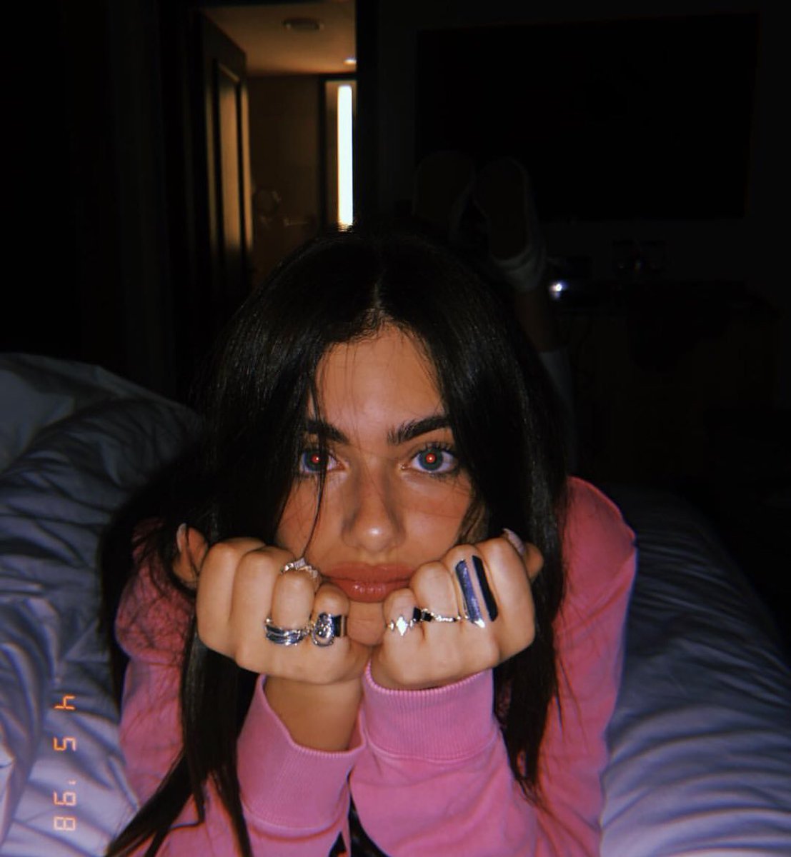msraudrsbase's tweet photo. nome: lauren solara maria de villanueva
idαde (16-19): 18
sexuαlidαde: pansexual
pronomes: ela/dela
frαternidαde: gryffindor
erα: marauders
user: @laurenxvl
extrαcurriculαr: música e xilomância
shαpe + 2 fotos: https://t.co/0xkxZr9ph3