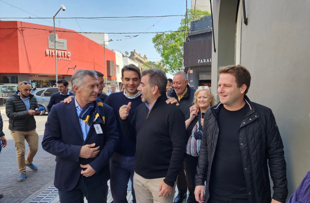 cristianritondo's tweet photo. En 2003 @mauriciomacri nos convocó a armar algo nuevo, distinto. Fundó el PRO, ganamos la Ciudad, la Provincia y la Nación. Ahora que la lucha es contra el populismo, no hay dudas de que van a hacer todo por dividirnos pero no va a pasar. Juntos somos imparables. https://t.co/W78cwzkviC