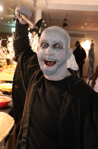 PipersCornerSch's tweet image. It&apos;s been wonderful to see our students dive in to great activities in our magical #HarryPotter event, with the favourites being fire-writing, making Pepperup Potion and tasting Butter Beer. A brilliant way to start the weekend.✨

#PipersCommunity #PipersLibrary