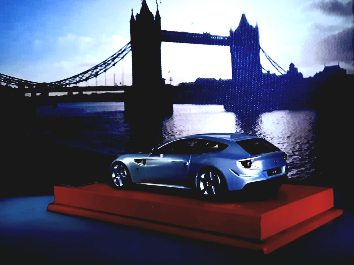 #FerrariFriday Ferrari #FF Abu Dhabi Silver Blue interior 1:43