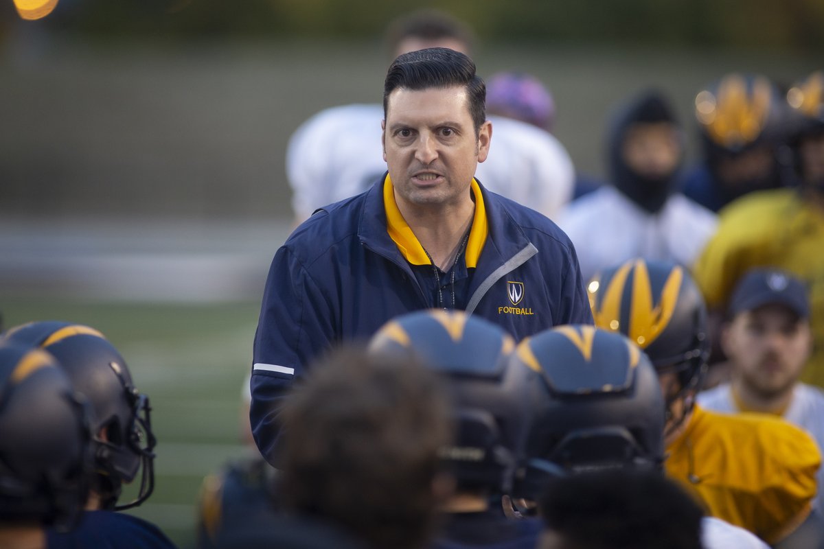Can Londoner-led Windsor Lancers put dent in No. 1 Western Mustangs? @RyanatLFPress caught up with @CoachCircelli ahead of Saturday's game: tinyurl.com/3f35ht6v #ldnont
