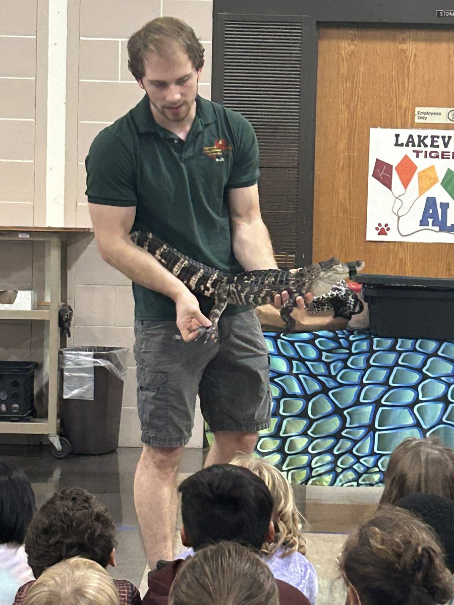 mrs_stirling's tweet photo. Thank you #RADZoo for coming to Lakeview Elementary and sharing your Amphibian and Reptile friends with our 2nd grade students! https://t.co/RZS4OUrlCS