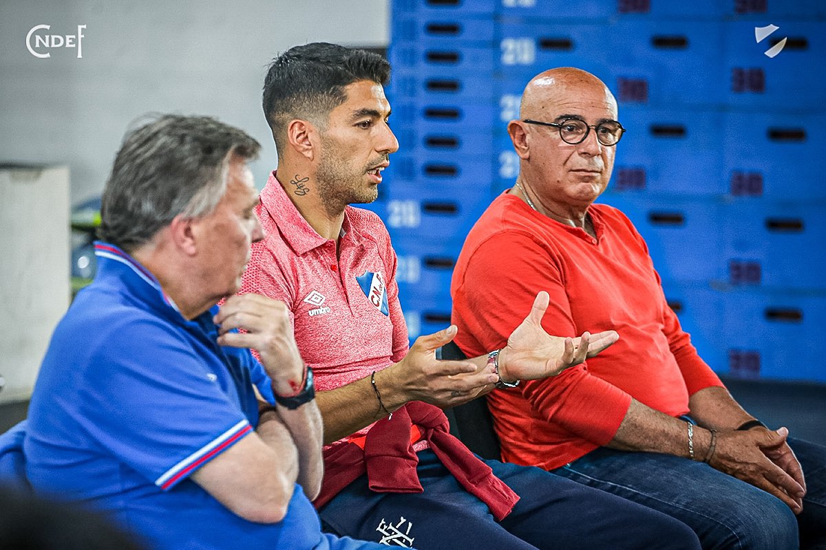 Luis Suárez tweet media