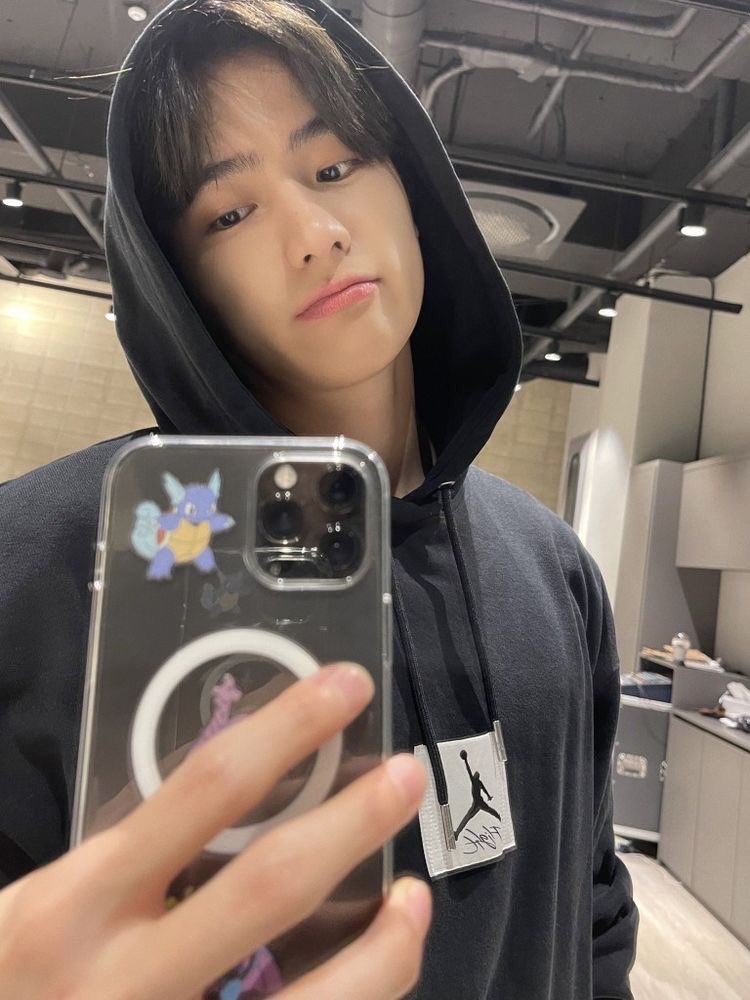 hi gw arka or biasa dipanggil aca 
gw baru banget di twt 

mutual?like/rt
fmbest?dm

[#roleplayerkpop #roleplayerindonesia #roleplayindo #rpindo #mutualan]