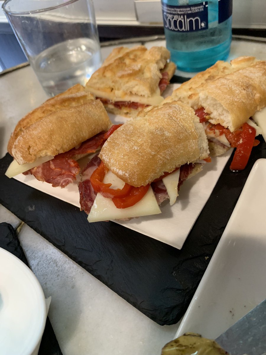 JonathanESal's tweet photo. @GlennHowerton La Pineda for a sandwich https://t.co/yB56xgYfVp